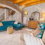 Amazing Home In Puntera With Wifi
