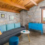 بيت للعطل Amazing Home In Puntera With Wifi Puntera