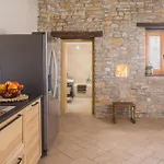 Amazing Home In Puntera With Wifi * Puntera