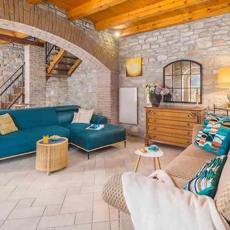 2 Bedroom Stunning In