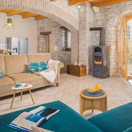 Holiday home In With Wifi Puntera