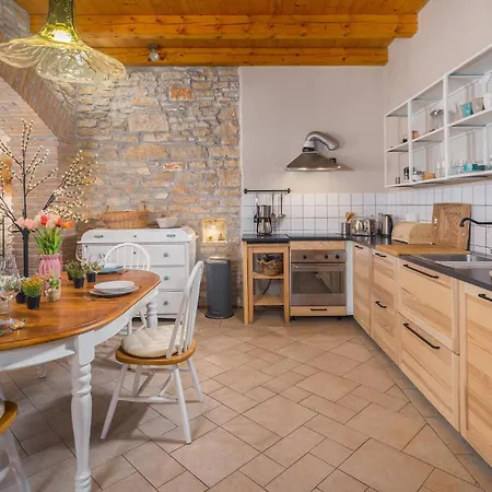 2 Bedroom Stunning In * Puntera