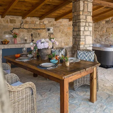 2 Bedroom Stunning In Puntera