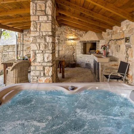 2 Bedroom Stunning In * Puntera