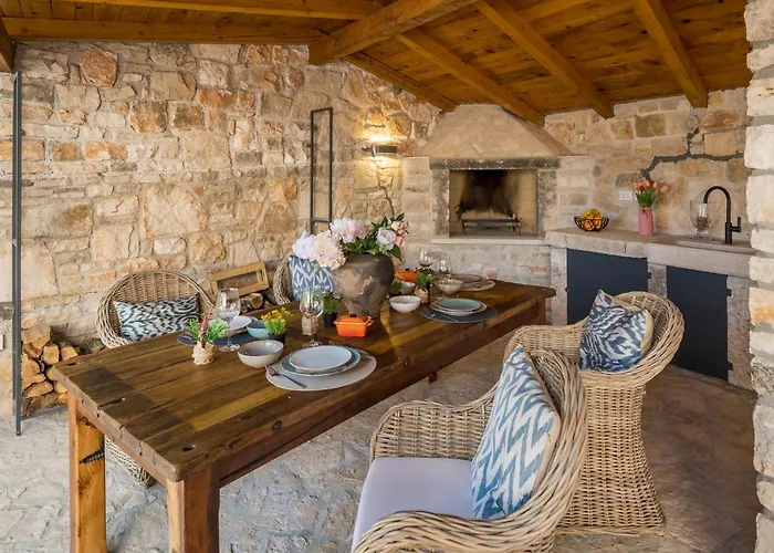 2 Bedroom Stunning In Semesterbostad Puntera