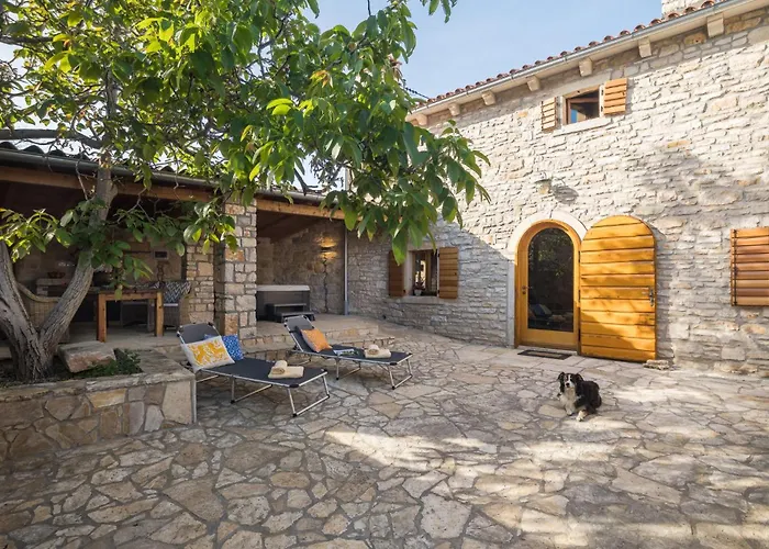 Semesterbostad 2 Bedroom Stunning In