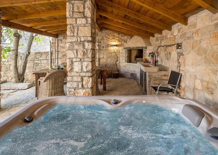 2 Bedroom Stunning In * Puntera